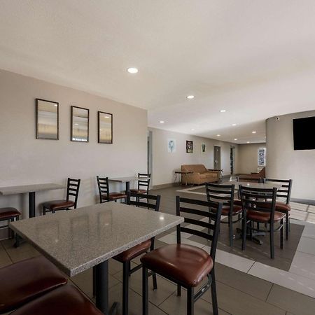 Quality Inn University Area Farmville Buitenkant foto