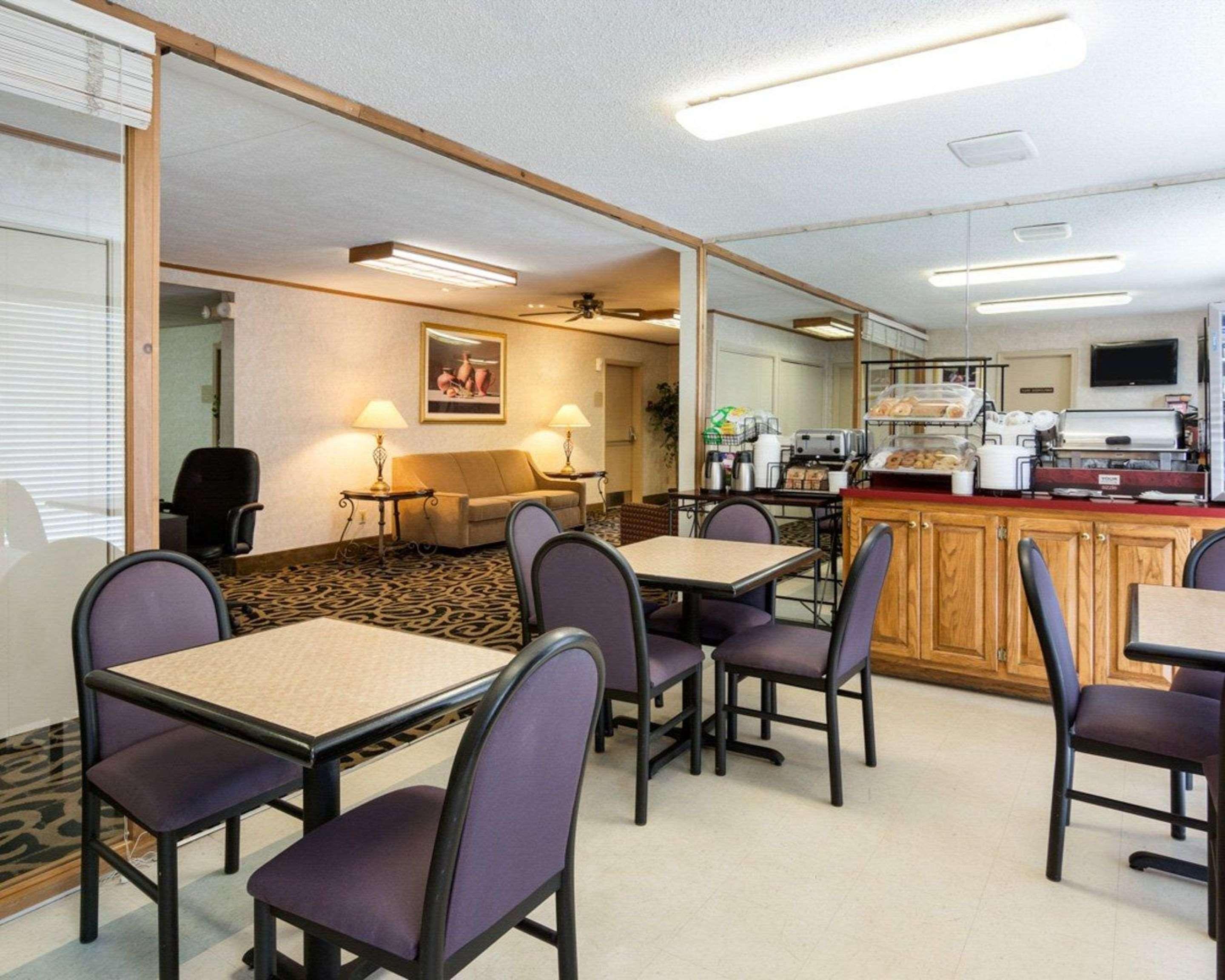 Quality Inn University Area Farmville Buitenkant foto