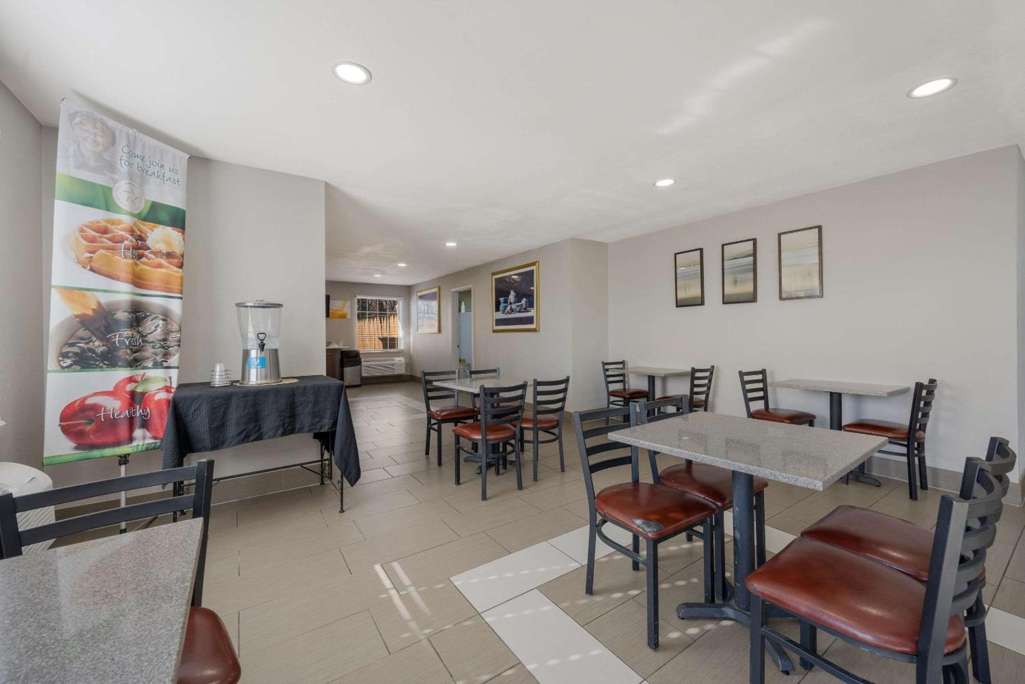 Quality Inn University Area Farmville Buitenkant foto