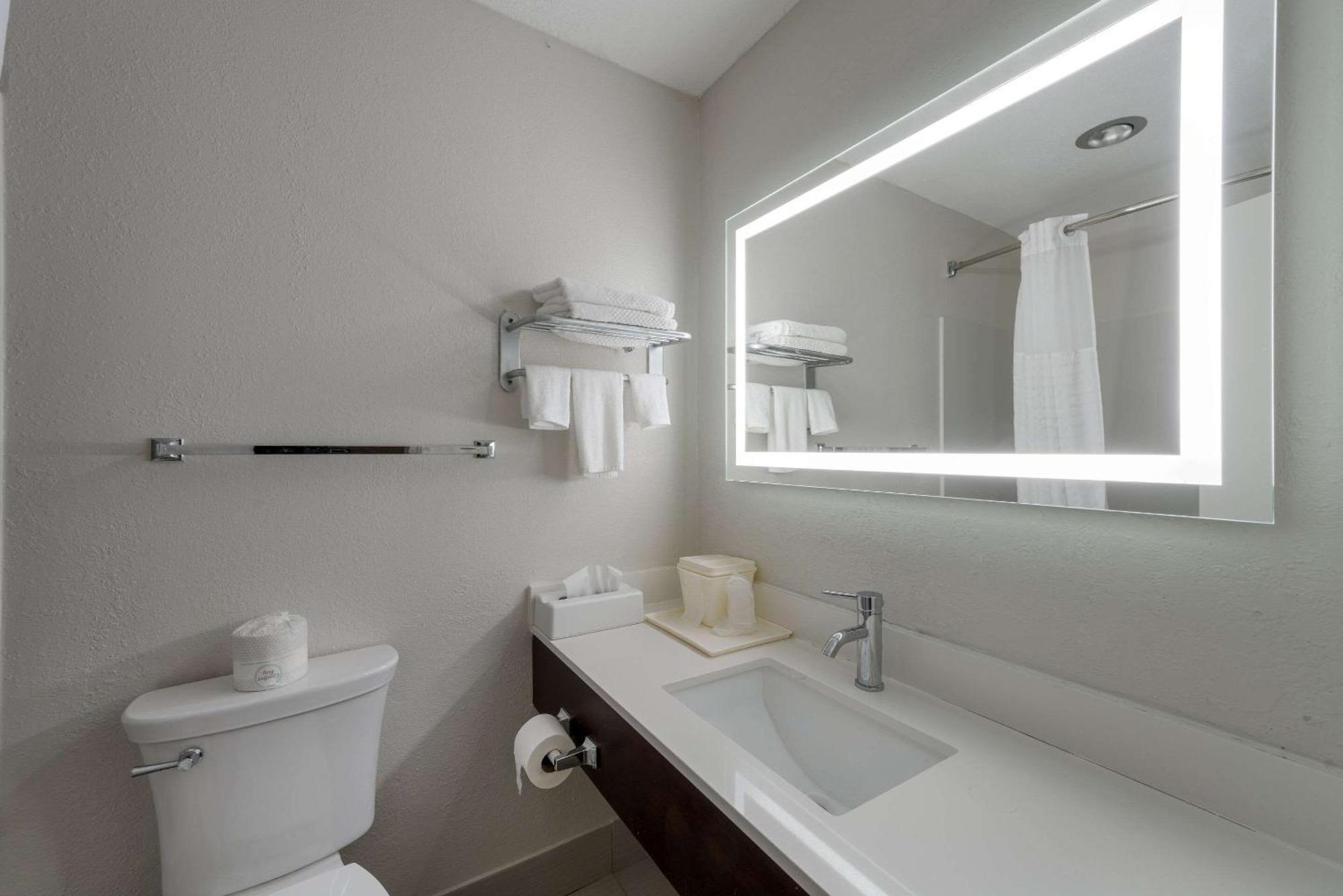 Quality Inn University Area Farmville Buitenkant foto