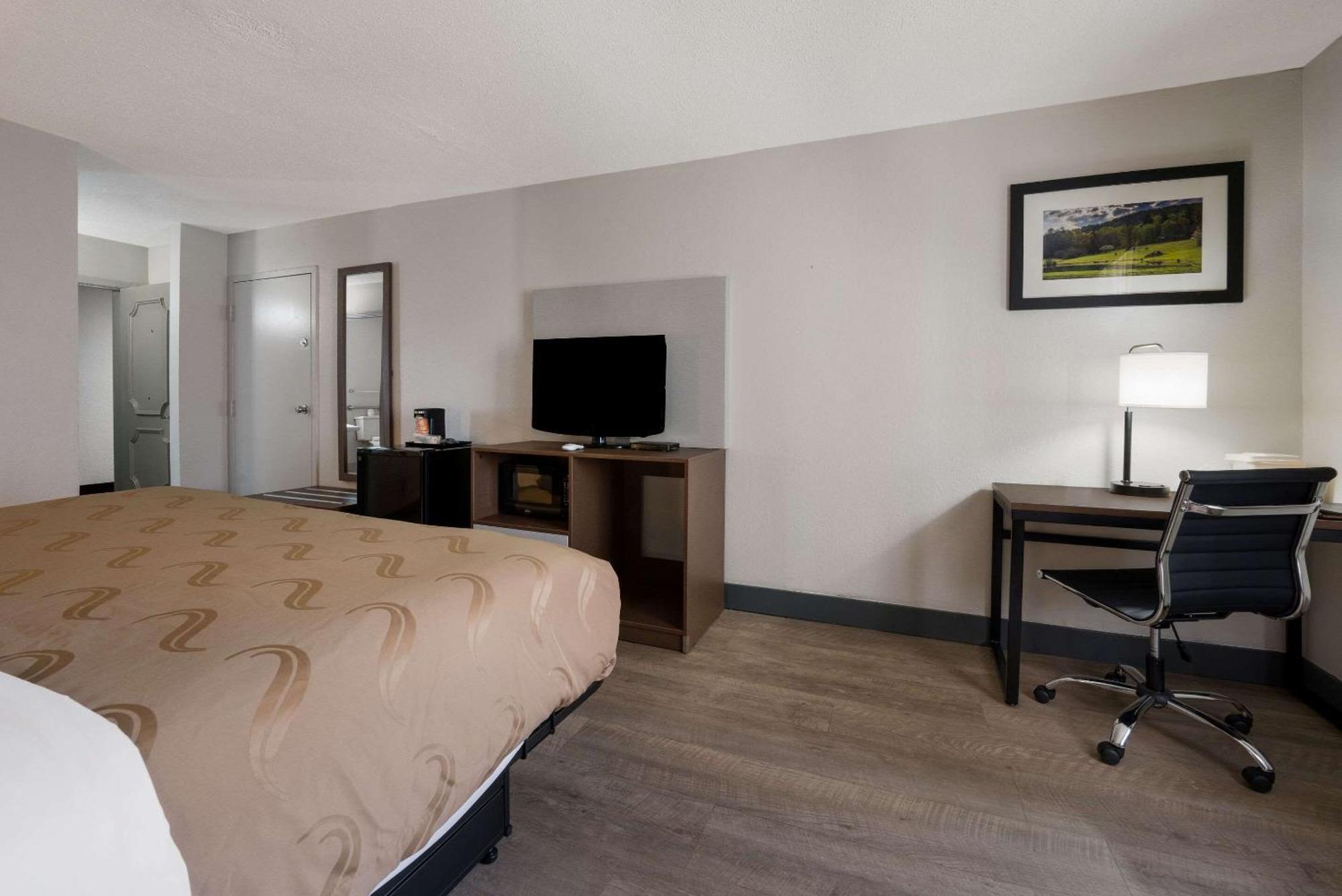 Quality Inn University Area Farmville Buitenkant foto
