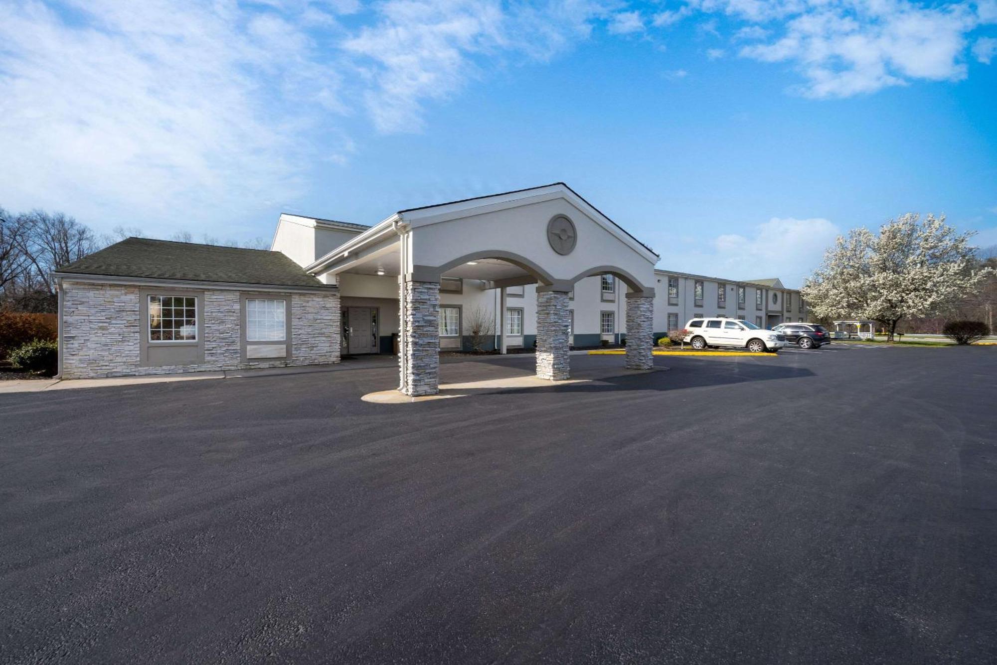 Quality Inn University Area Farmville Buitenkant foto